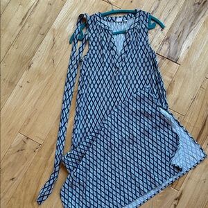 GAP Navy and White Patterned Blouse